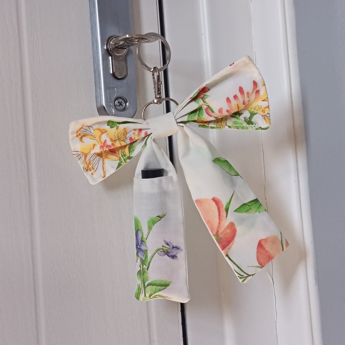Handmade Bow Keychain - White Floral Print - Arlene Stitch