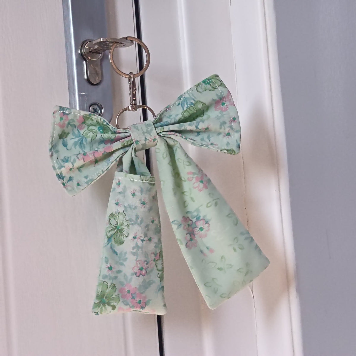 Handmade Bow Keychain - Green Floral Print C - Arlene Stitch